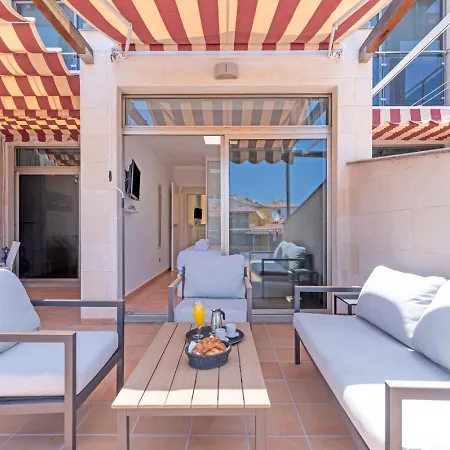 Апартаменты Cozy 2br Retreat With Big Terrace, Peaceful Minutes Away From The *